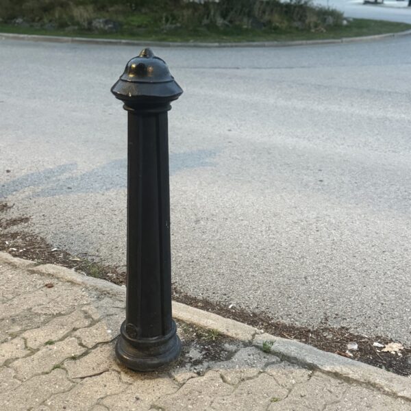 Gjutjärnspollare från Järn i Offentlig Miljö