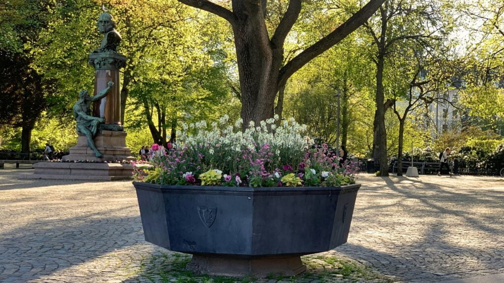 Nu grönskar det i staden