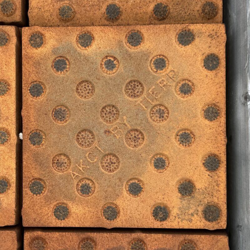 Taktil varningsplatta